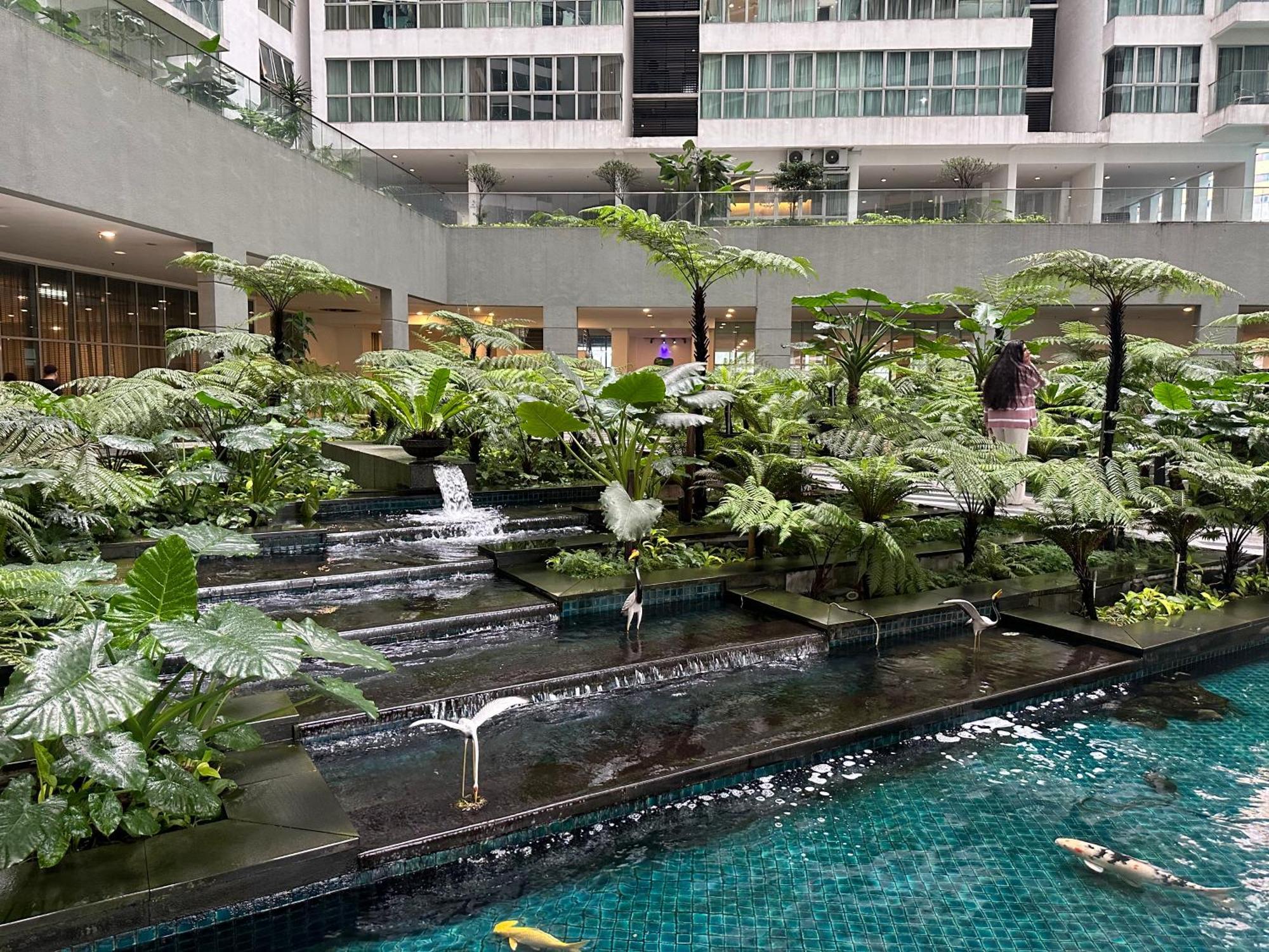 Modern Bauhaus Studio At Regalia Klcc Infinity Pool Kuala Lumpur Luaran gambar
